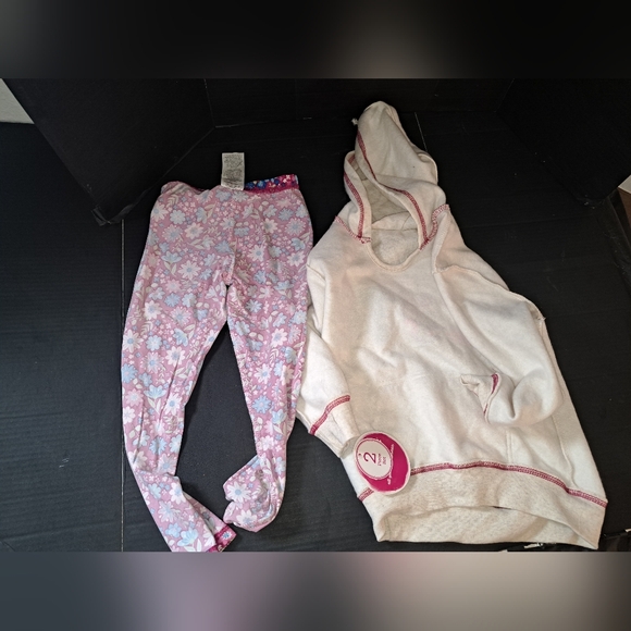 Nannette Two-Piece Set features an adorable and cozy hoodie sweater, Size Small. - Picture 6 of 14